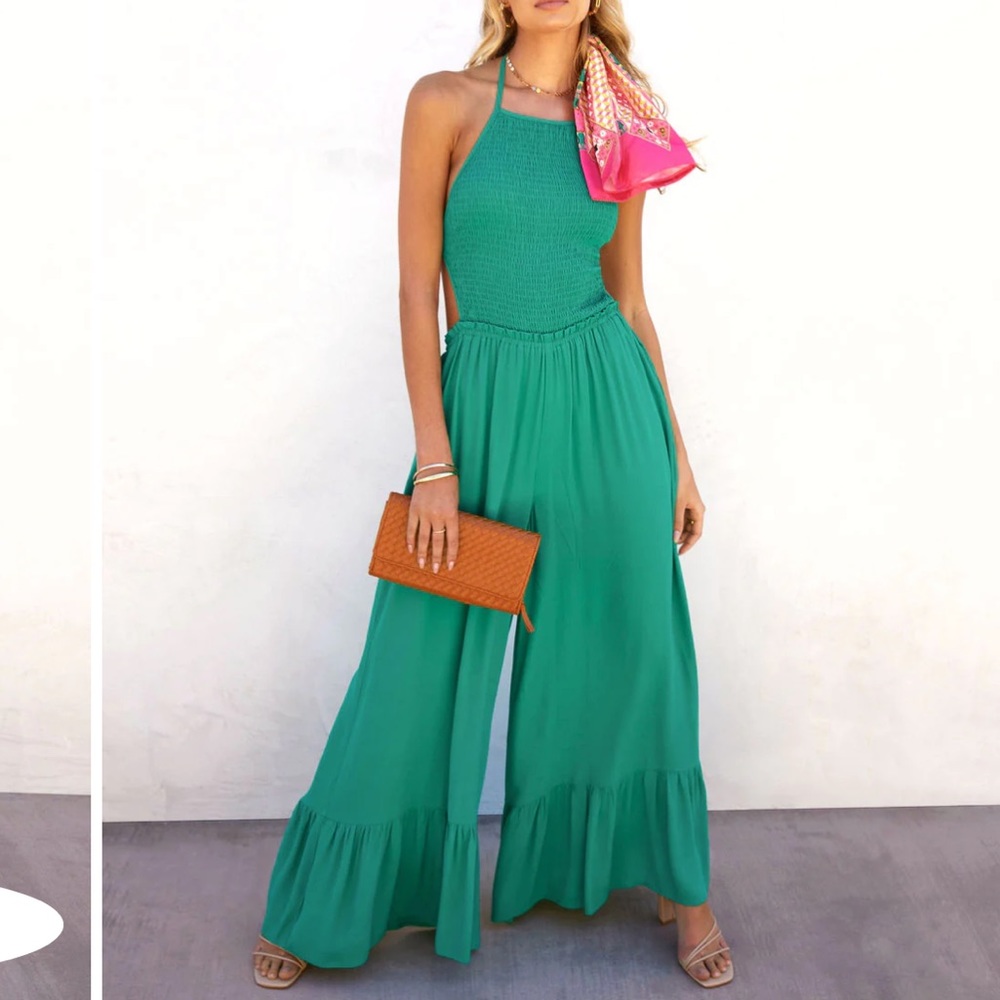 Vici BOHDI SMOCKED HALTER POCKETED JUMPSUIT - GREEN